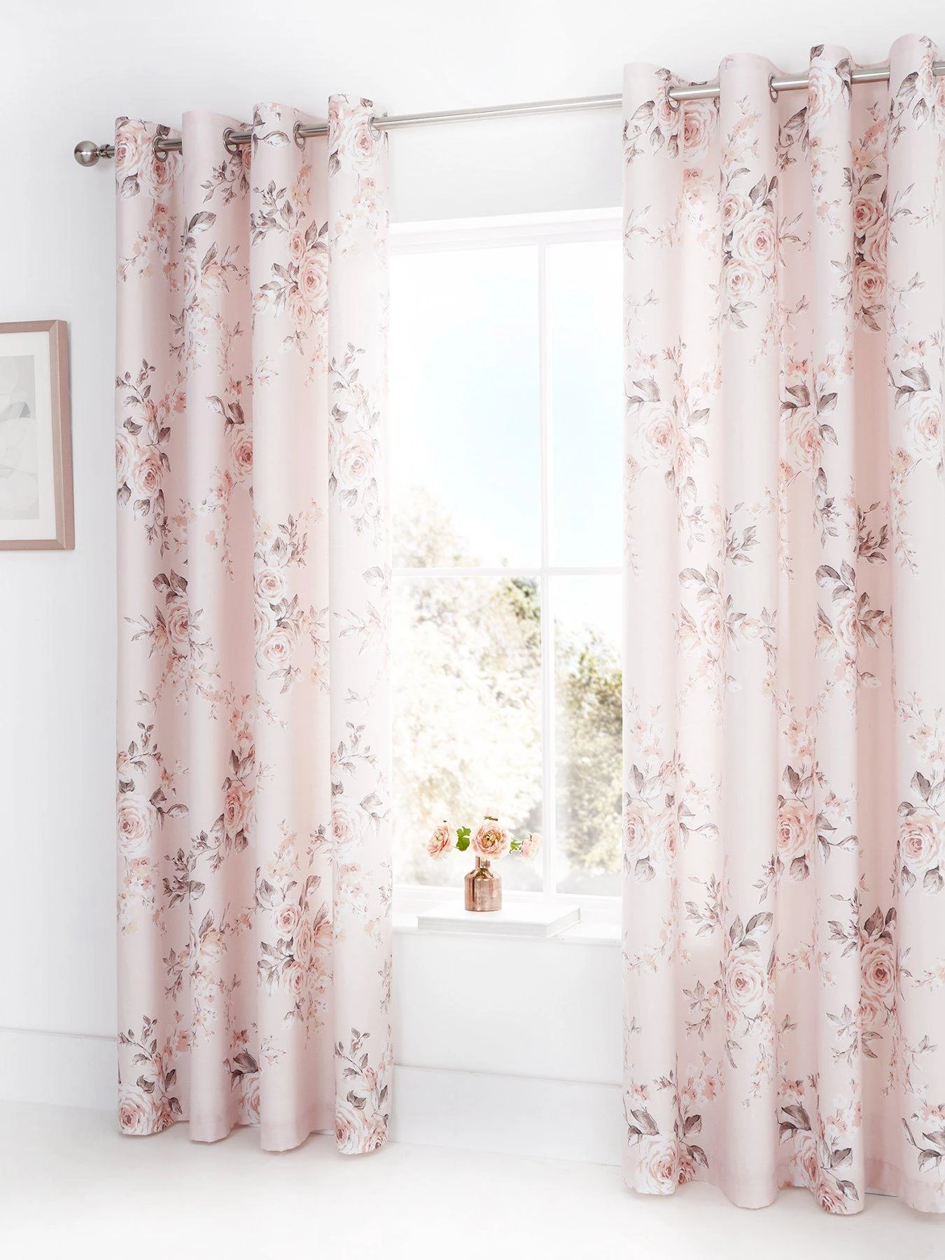 Catherine Lansfield Canterbury Glitter Eyelet Curtains 1 Catherine Lansfield Canterbury Glitter Eyelet Curtains