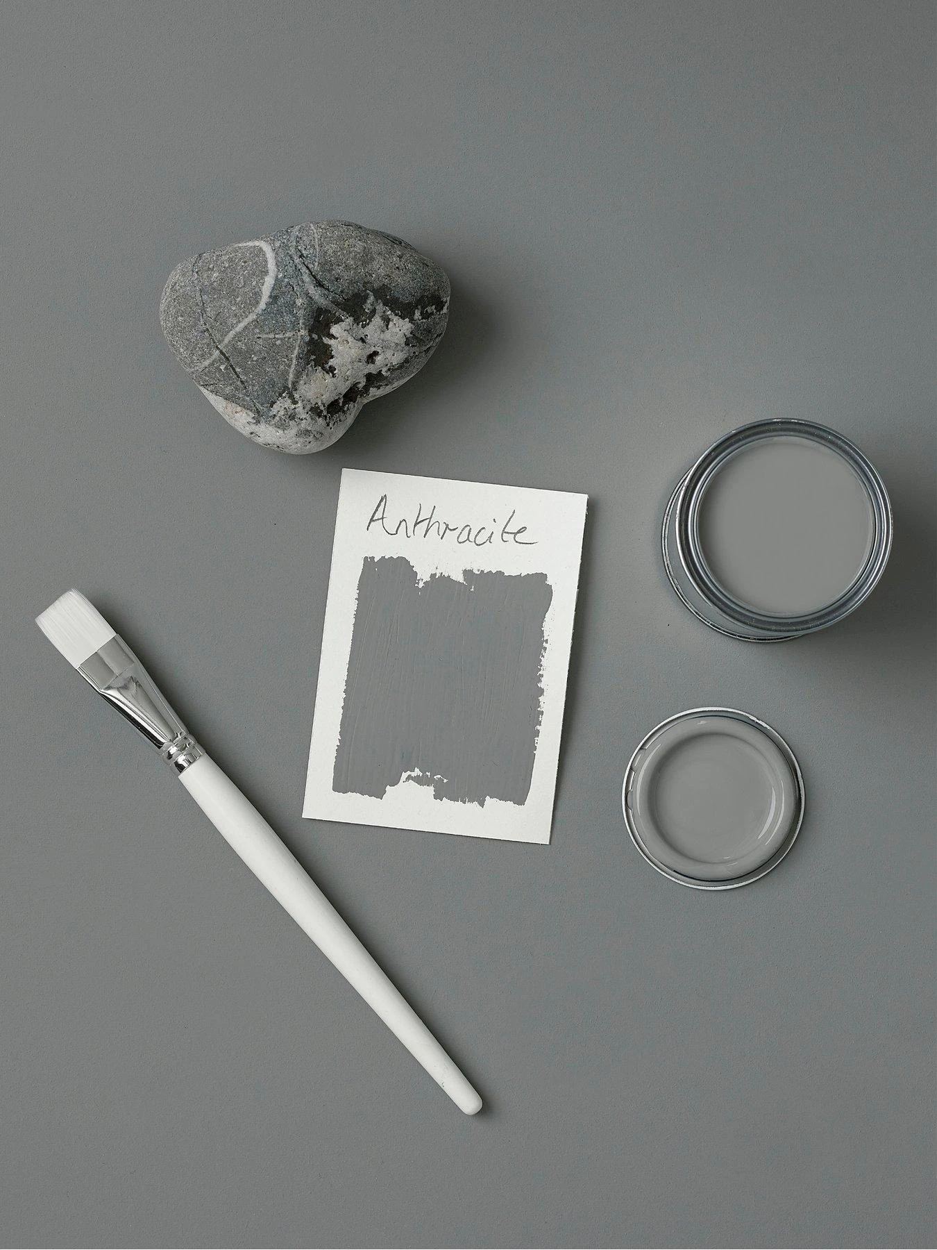 Rust-Oleum Anthracite Garden Furniture Paint - 750ml 3 Rust-Oleum Anthracite Garden Furniture Paint - 750ml - Image 3