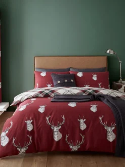 Catherine Lansfield Munro Stag Duvet Cover Set - Red