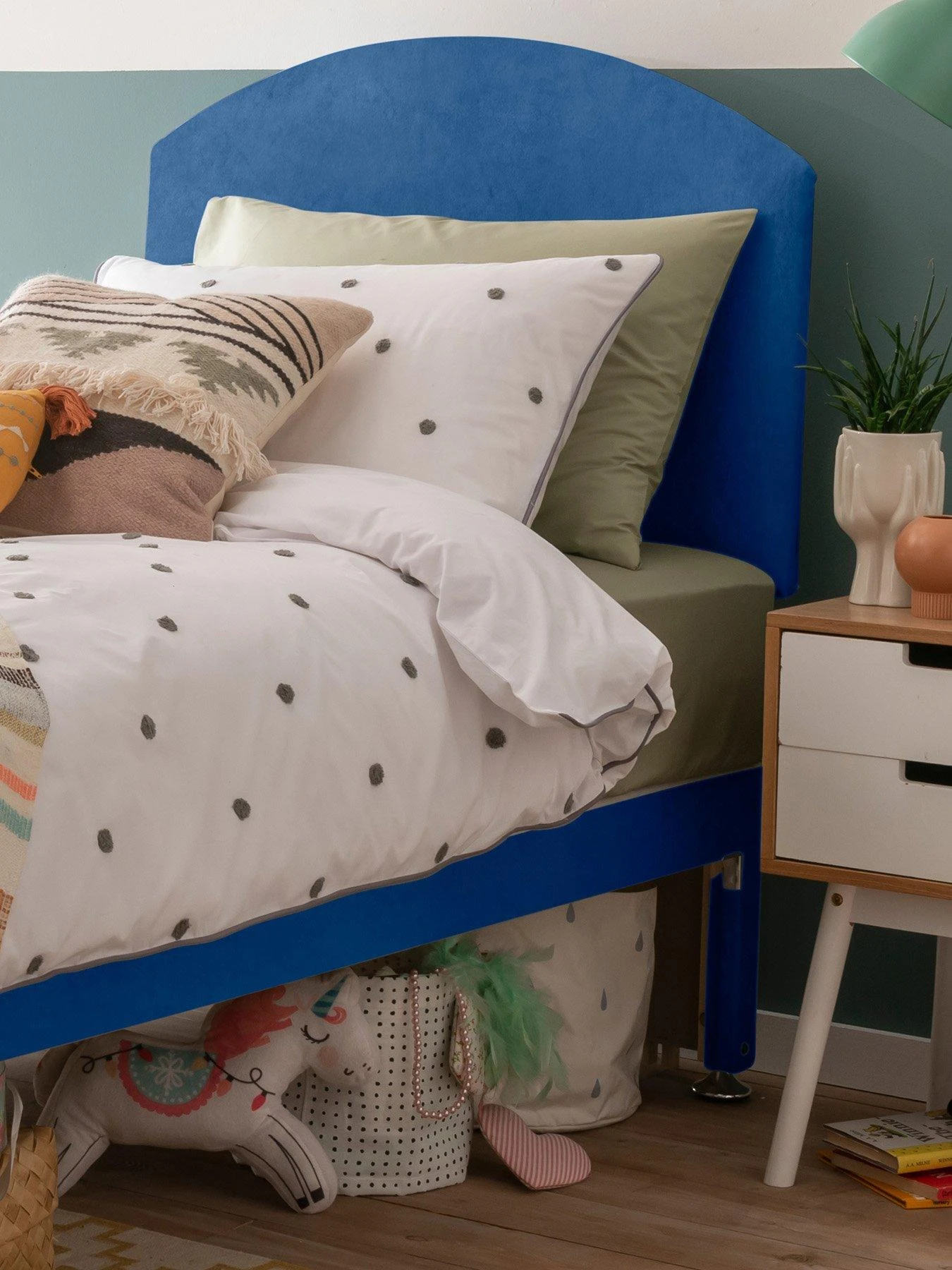 Silentnight Kids 600 Pocket Maxi Store Bright Velvet Divan Bed Set, Headboard Included 3 Silentnight Kids 600 Pocket Maxi Store Bright Velvet Divan Bed Set, Headboard Included - Image 3