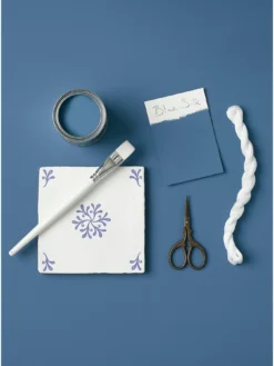 Rust-Oleum Chalky Finish Furniture Paint In Blue Silk – 750 Ml Tin  -Rust-Oleum || d-c-fix || Harris Sales RUNJE SQ4 0000015719 BLUE SILK SLd1