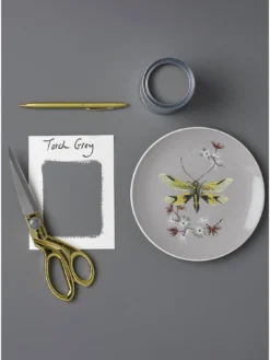 Rust-Oleum Satin Finish Washable Furniture Paint In Torch Grey – 750 Ml Tin  -Rust-Oleum || d-c-fix || Harris Sales RUUAV SQ4 0000015826 TORCH GREY SLd1