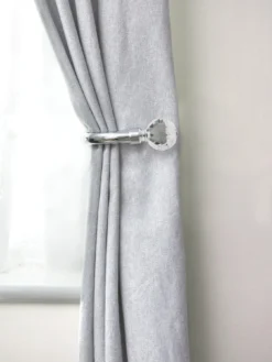 Very Home Set Of 2 Crystal Finial Curtain Holdbacks -Rust-Oleum || d-c-fix || Harris Sales VEY76 SQ4 0000000139 CHROME RSr