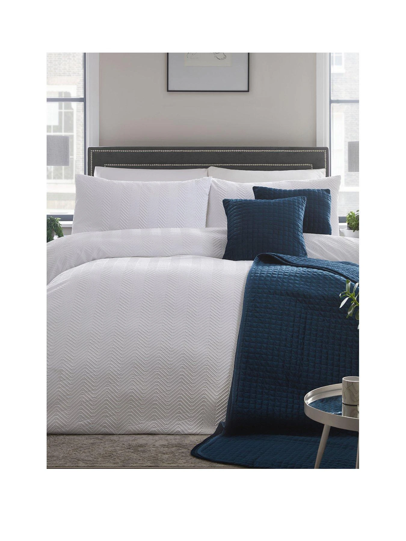 Appletree Boutique Taylor Chevron Duvet Cover Set - White 1 Appletree Boutique Taylor Chevron Duvet Cover Set - White