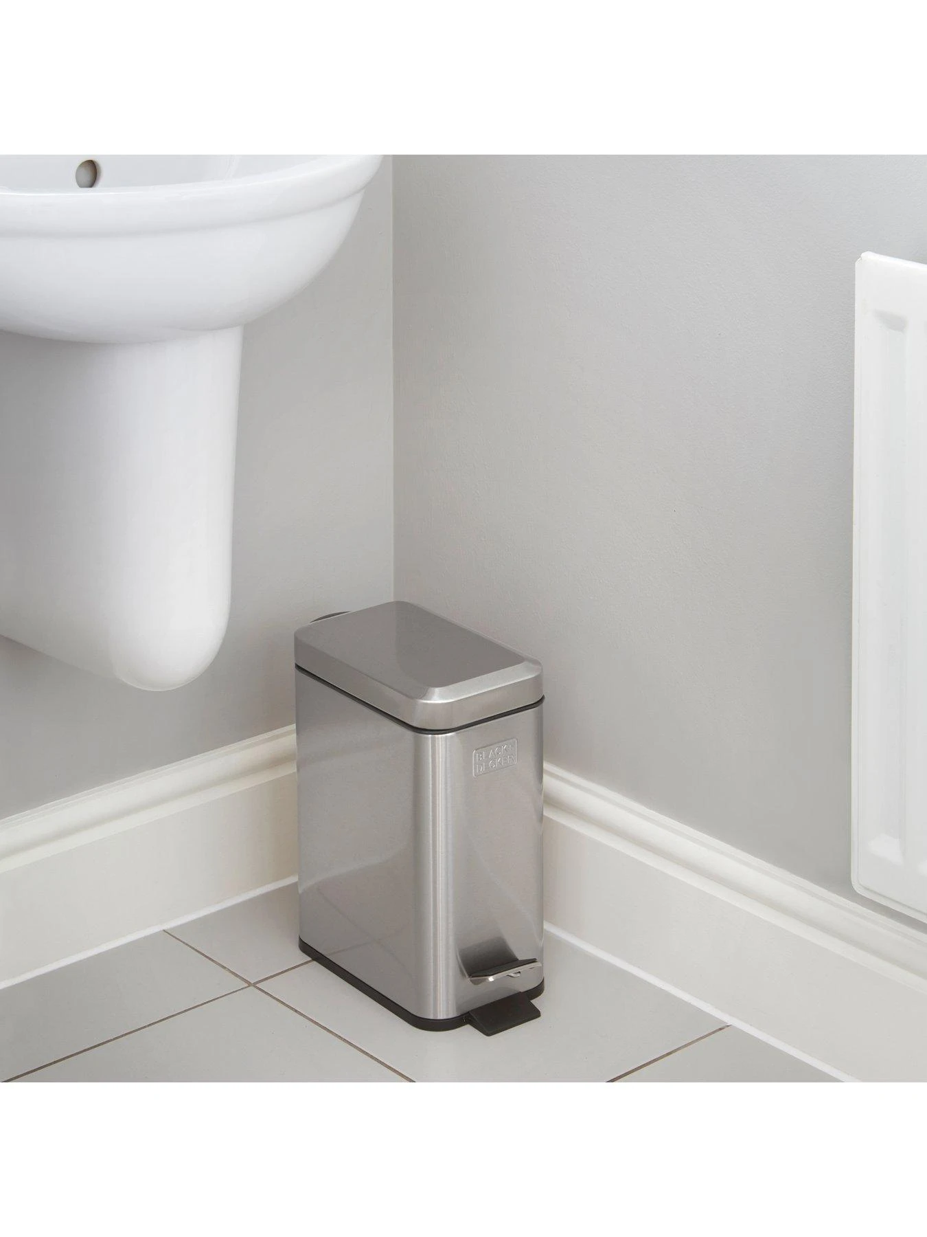 Black & Decker 5L Slimline Soft Close Pedal Bin 4 Black & Decker 5L Slimline Soft Close Pedal Bin - Image 4