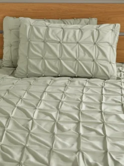 Very Home Pleated Duvet Cover Set - Green -Rust-Oleum || d-c-fix || Harris Sales VIPX5 SQ6 0000000047 GREEN SLd3