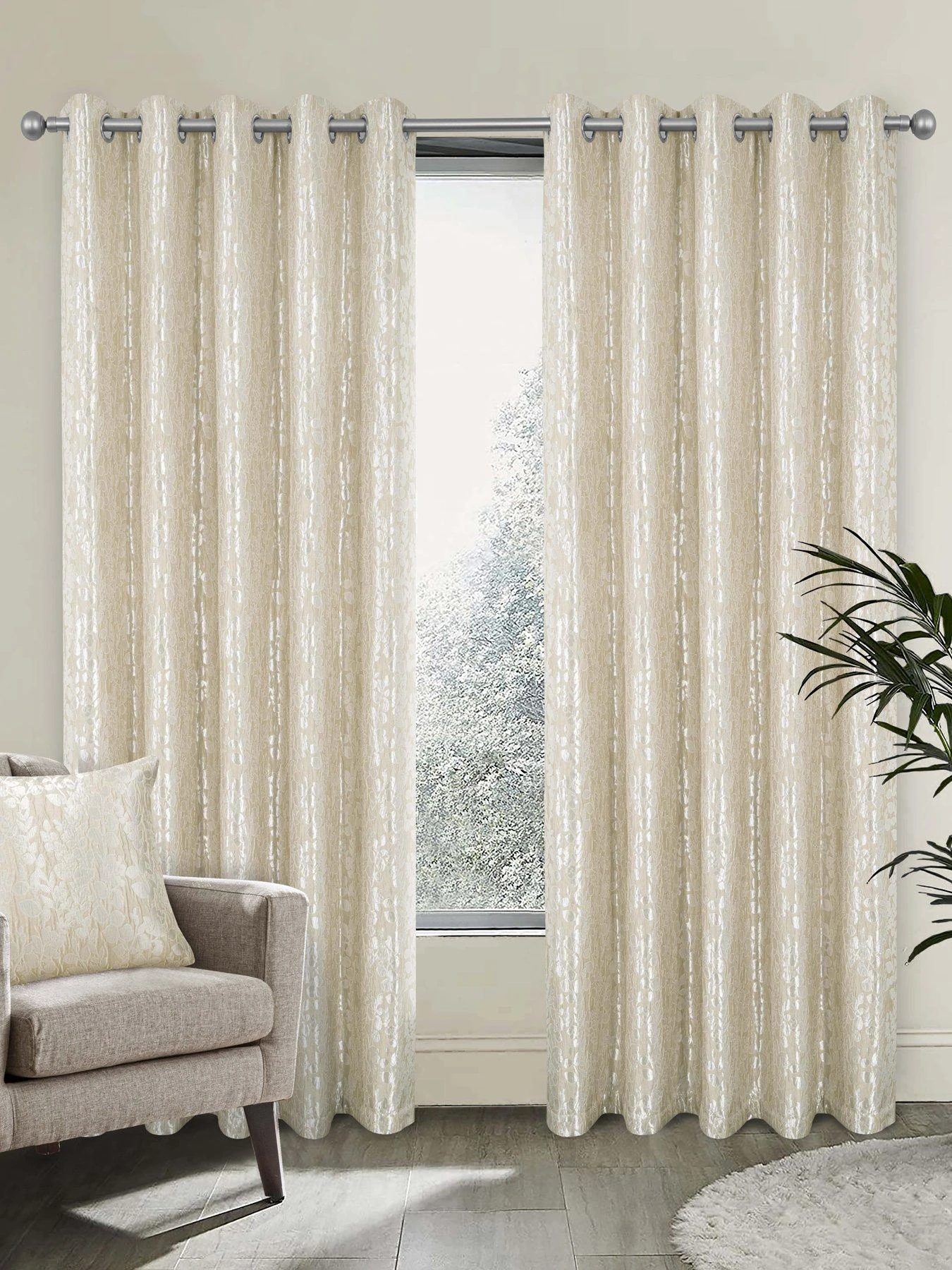 Mia Super Thermal Eyelet Curtains 1 Mia Super Thermal Eyelet Curtains