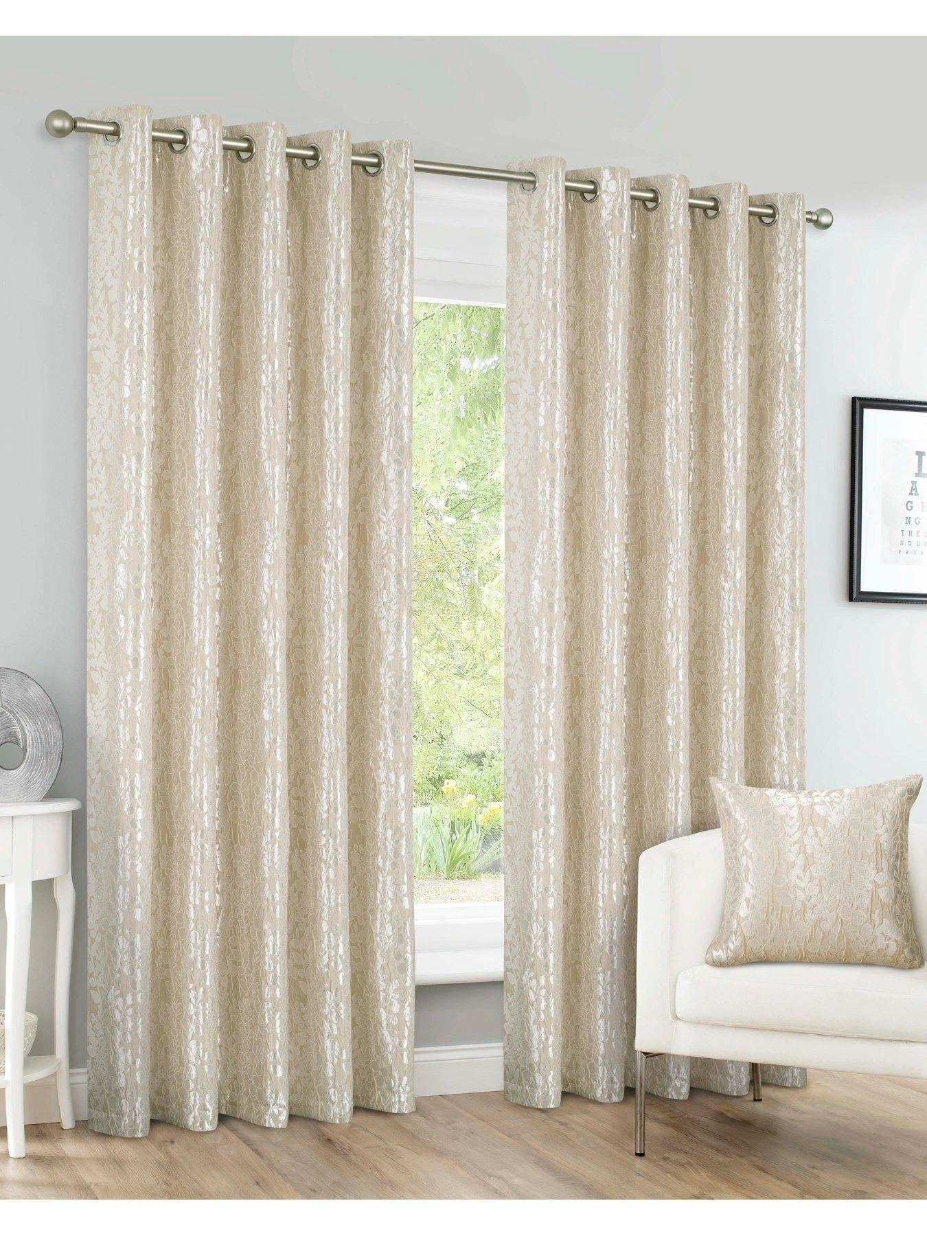 Mia Super Thermal Eyelet Curtains 4 Mia Super Thermal Eyelet Curtains - Image 4